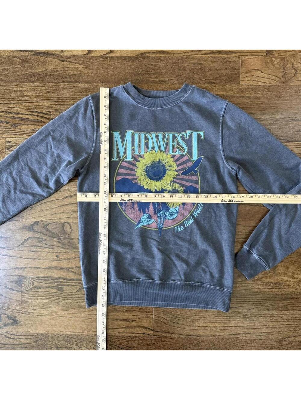 🌻 Midwest Sunflower Graphic Sweatshirt XS Altar’d State - Picture 3 of 7